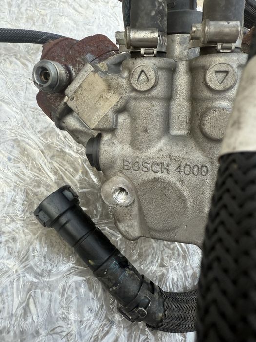 Горивна система BMW 3д 258 N57 Помпа и дюзи BMW 3d 258