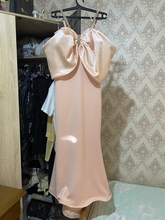 Платье вечернее(на выпусной)