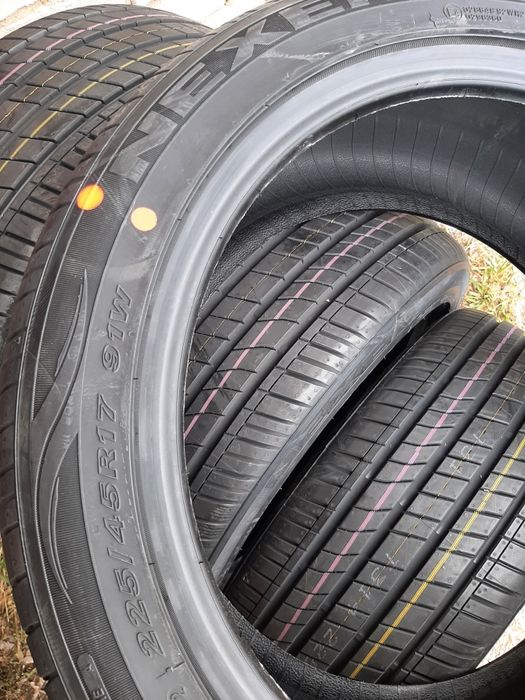 Продам шины 225/45/17 нексен.