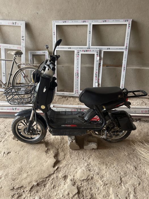 Skuter demansh sotiladi