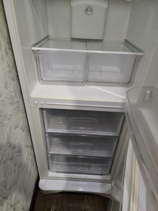 Продам холодильник