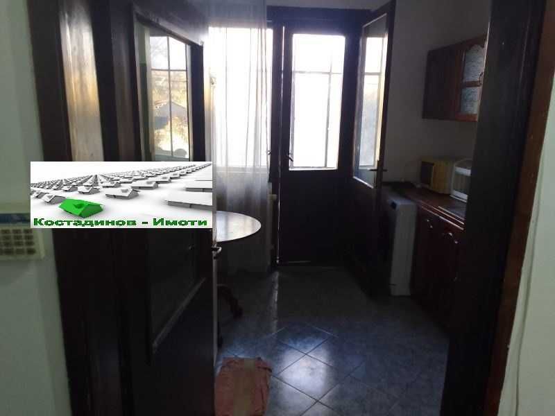 Дава се под наем Двустаен апартамент в Пловдив, Мараша - 70 кв.м за 331.5 € - Снимка #2