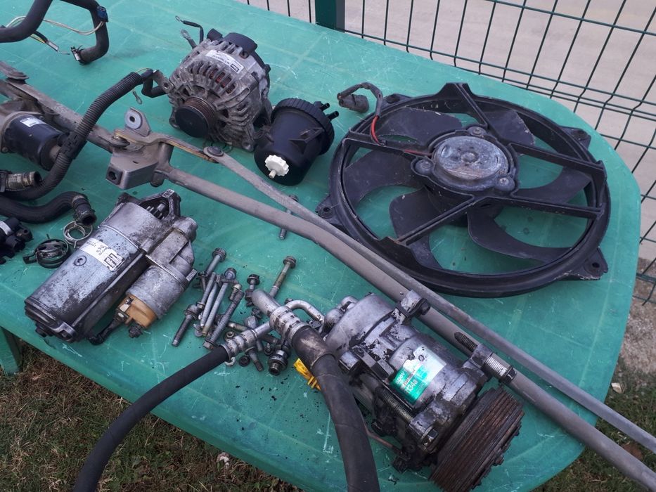 Продавам пежо307 дизел комби 110 коня 2000 кубика на части.