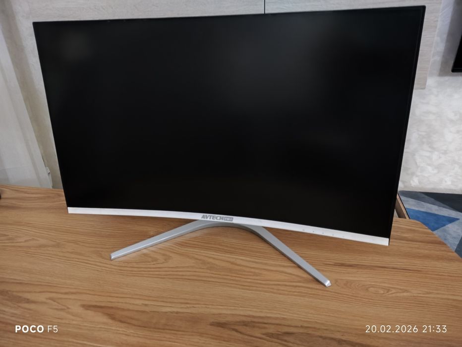 Изогнутый 27" монитор 165 Герц