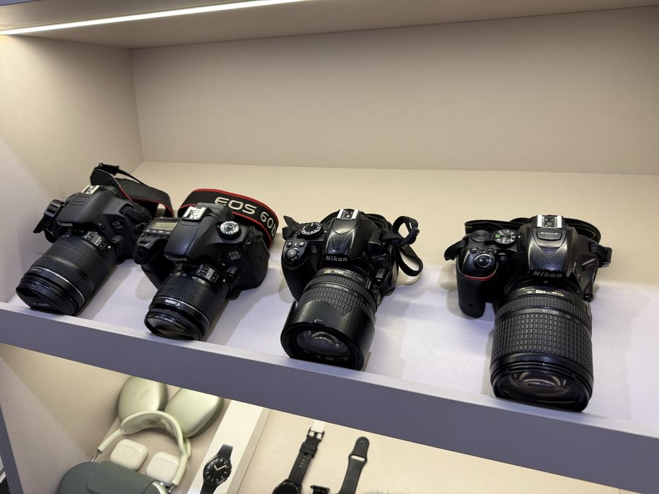 Canon eos 60D  есть зарядное устр