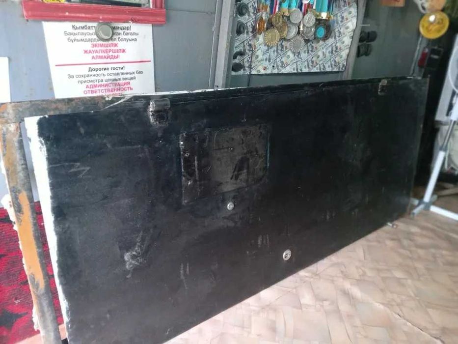 Продам железную дверь и вентелятор