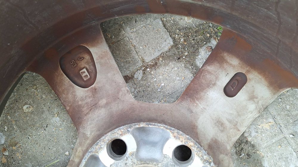 Перфектни, оригинални лети джанти 17" за Toyota Rav4