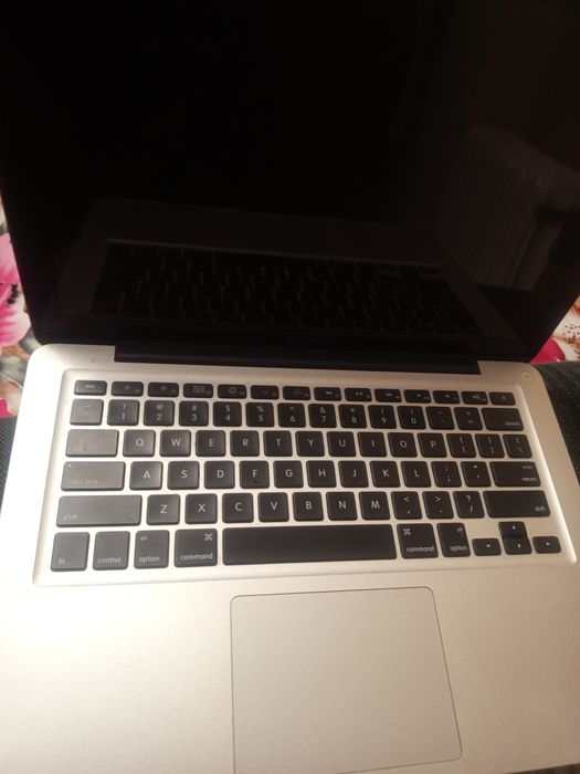 Продам MacBook Pro не рабочий