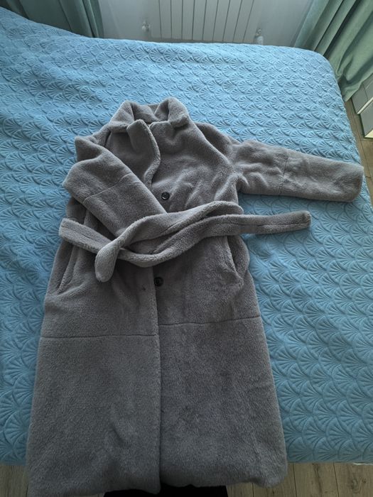 шуба верхняя одежда теплая .