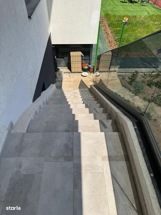 Aparatment 52 mp + Curte Proprie 55mp + Loc de parcare Subteran