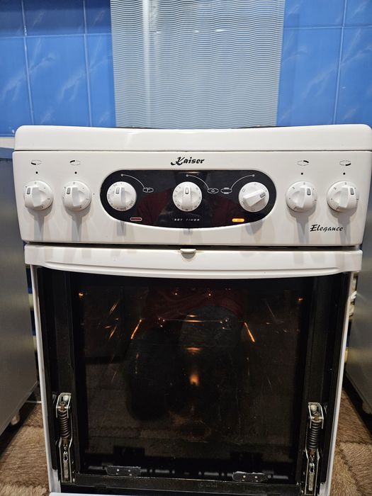 Электро плита Kaiser. 4 комфорки