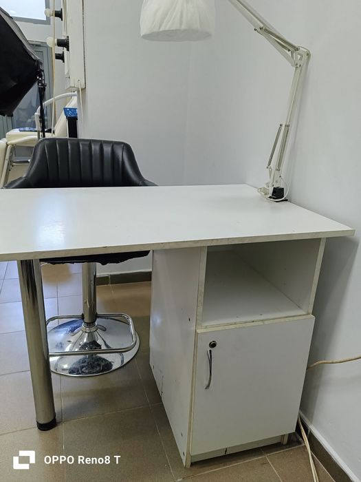 Продам маникюрный столик