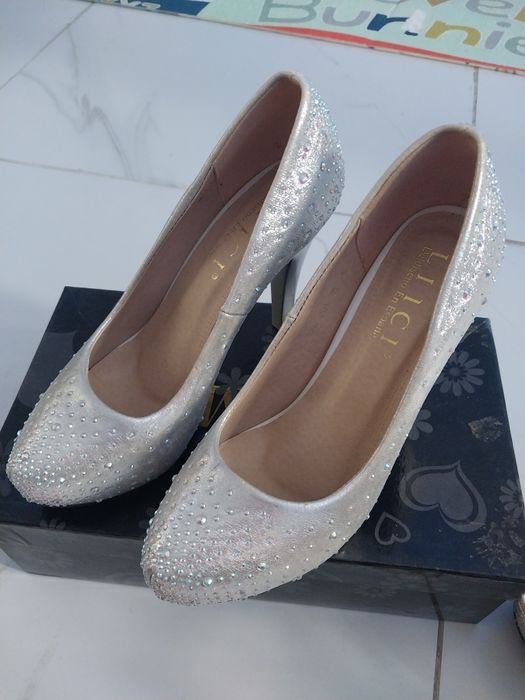 Красивая смотрится блестящие б/у