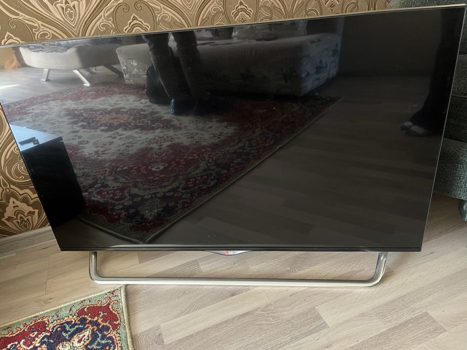 Продам телевизор на запчасти