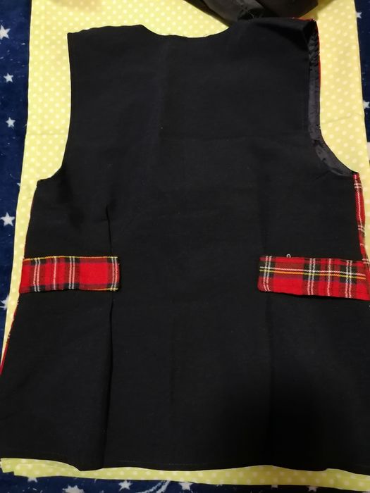 Vând costum elev clasele 1-IV