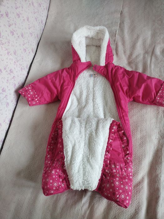 Продам комбинезон для девочки