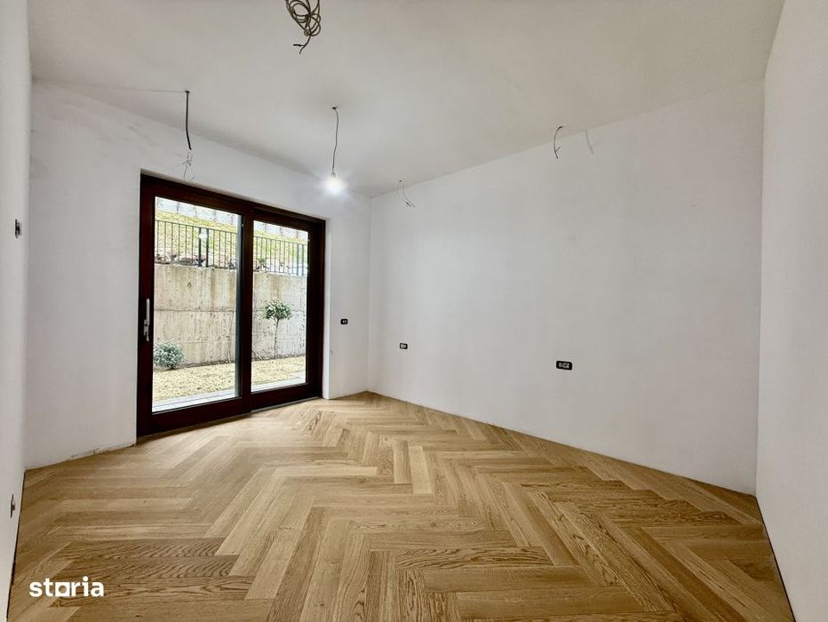 Apartament la parter cu gradina proprie, in Foresti Sinaia. In inima n