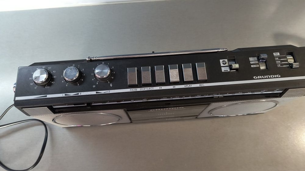 Радиокасетофон Grundig rcr 55