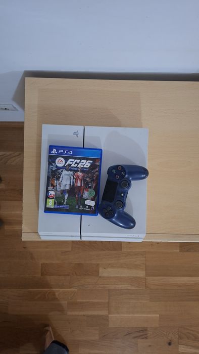 Vand PS4+joc in stare buna de functionare pret 450 lei