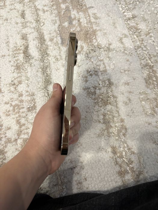 Iphone 13 pro gold
