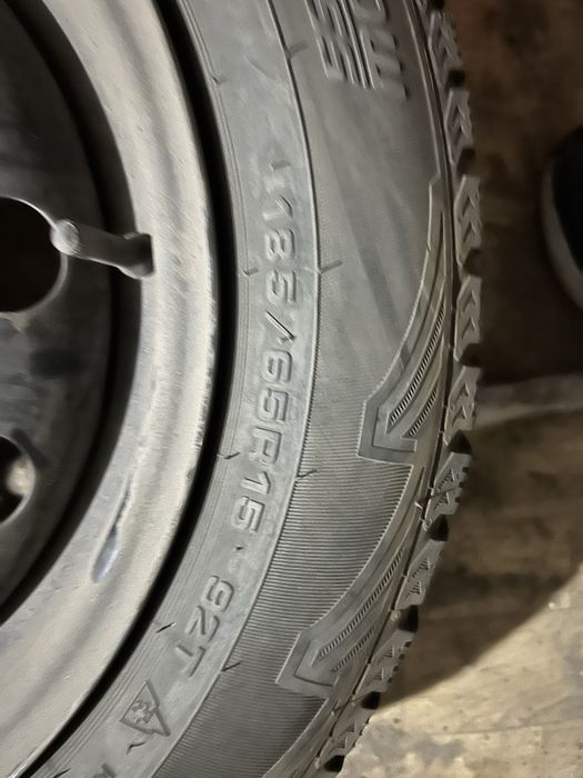 Диски с резиной.