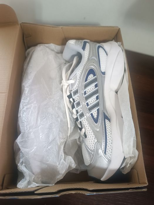 Продам кроссовки adidas original