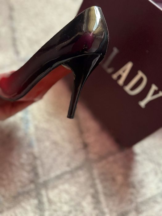 Красные туфельки