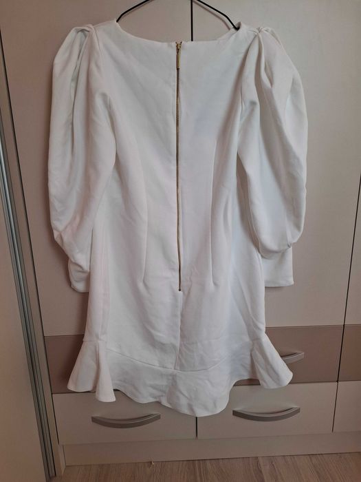 Бяла рокля на Closet London