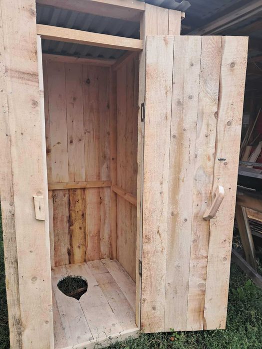 самый дешевый уличный туалет