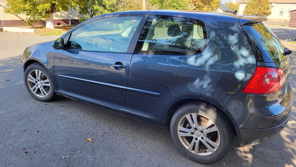 VW Golf 5 “Tour”, 3 Usi, an 2008, 1.4 MPI, 80CP, 207000 Km