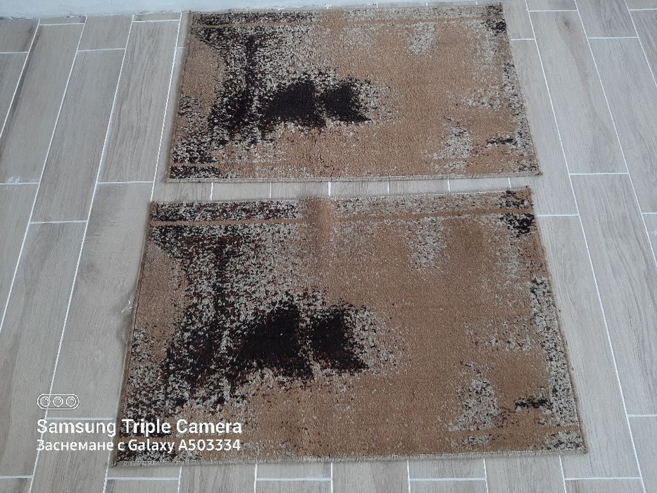 Продавам 2 бр.килимчета.