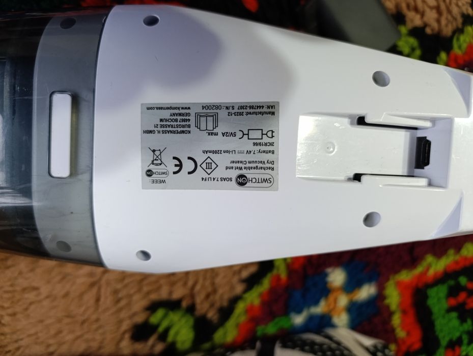 Продавам мини прахосмукачка Switch on