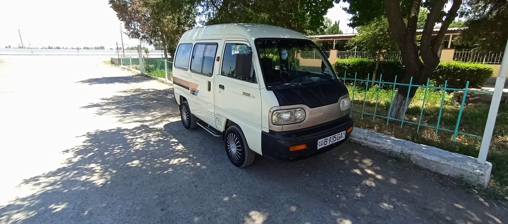 Damas 2006 yil rangi oq