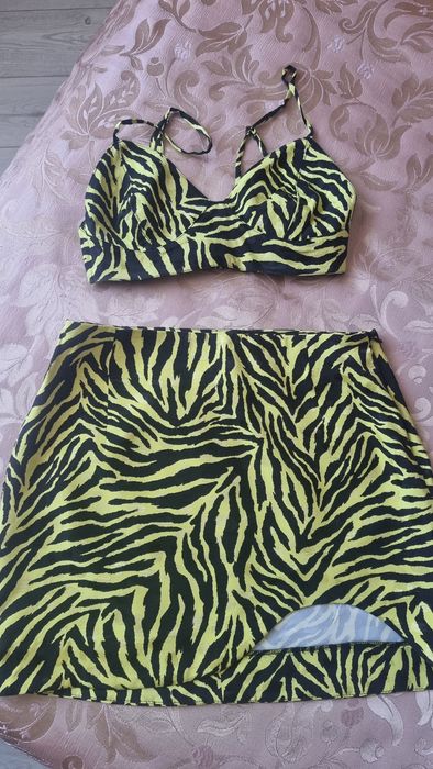 Продам стильный костюм