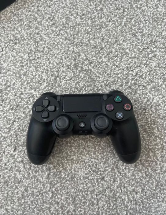 Playstation 4 PERFECT.