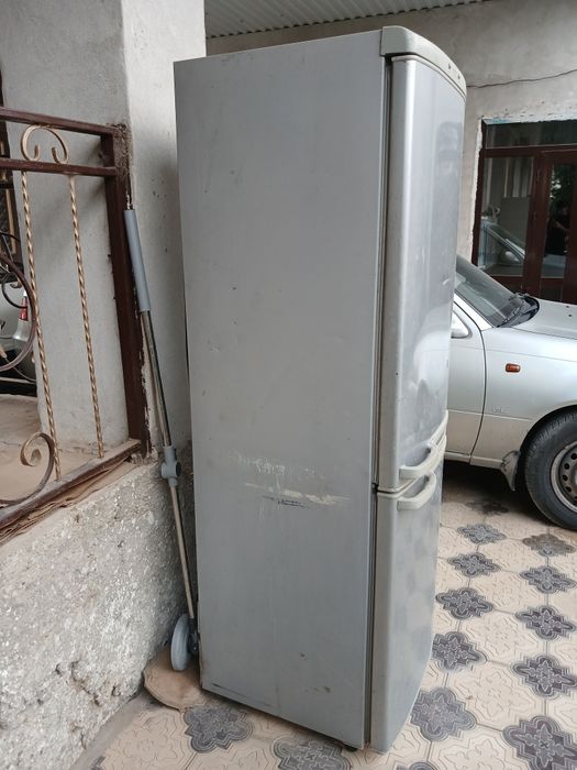 Холодильник Samsung
