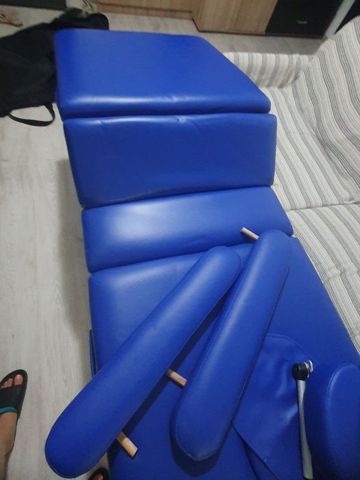 Vand masa aproape noua