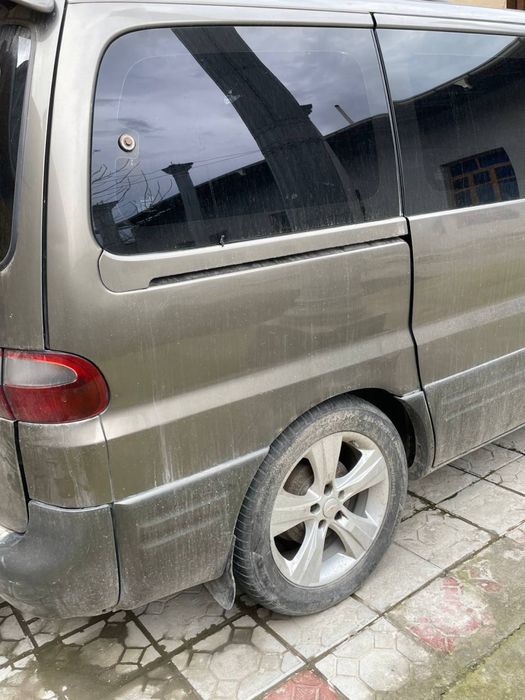 Hyundai starex sotiladi