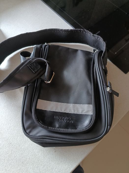 Geantă crossbody Henson&Henson