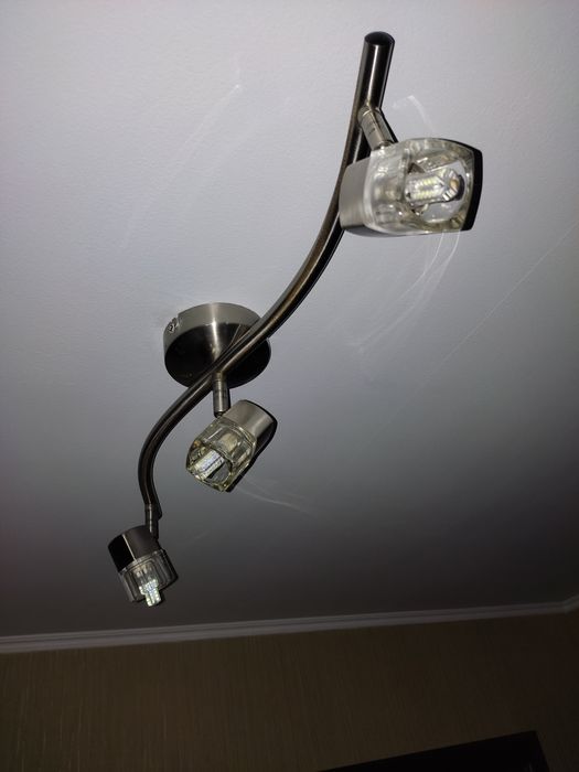 Люстра  3-х рожковая.     .