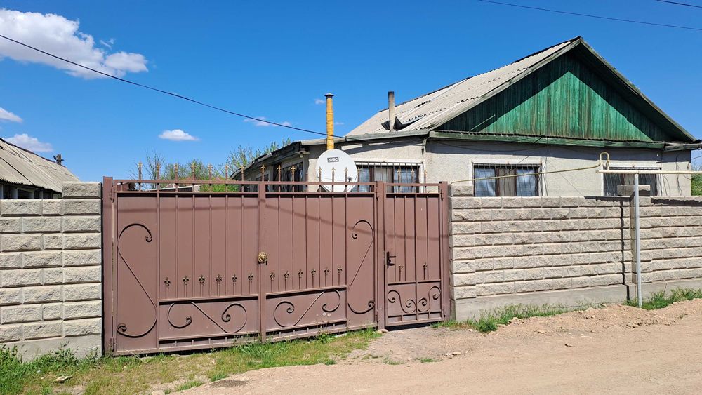 Дом в центре города Шу со всеми удобствами