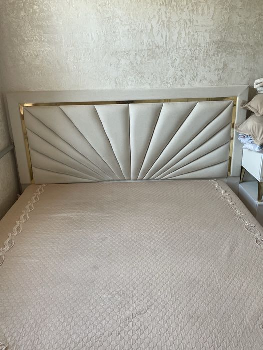 Спалный гарнитур сатылады.