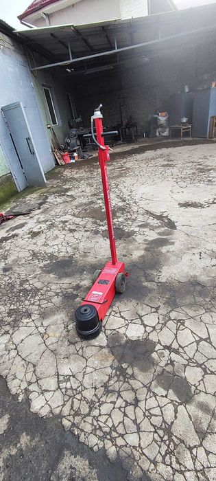 Продам домкрат 80 тон для вулканизации