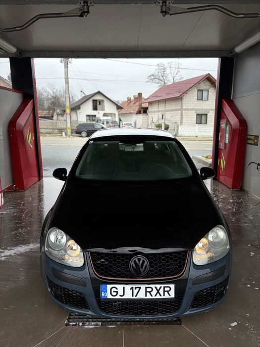 Vand sau schimb golf 5 1.9 tdi