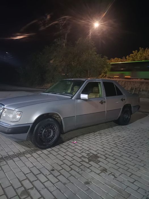 Продам Мерседес 124