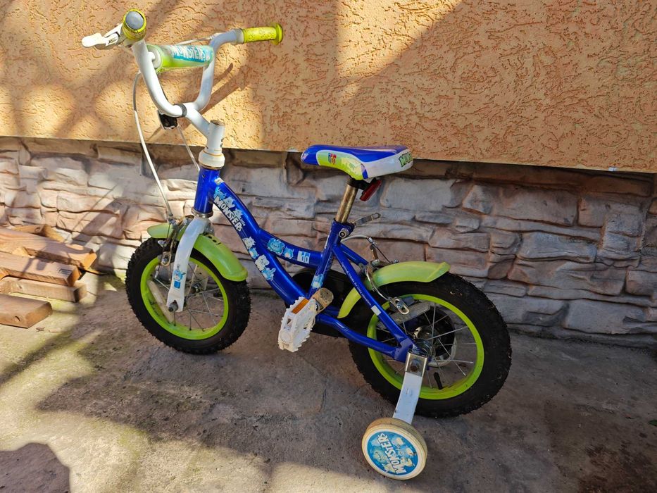 Детско колело с помощни колела