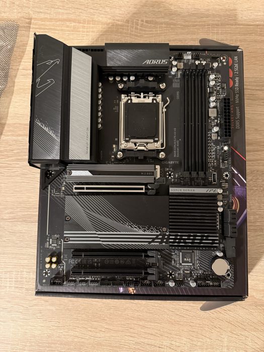 Placa de baza Gigabyte B650 AORUS ELITE AX V2