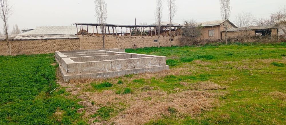 Бўш ер учасика сотилади