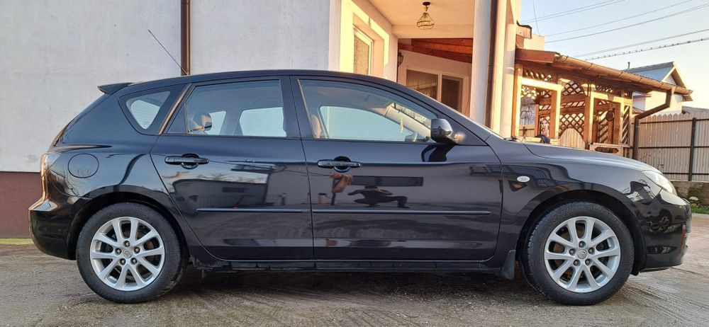 Mazda 3 1.6 Benzină black