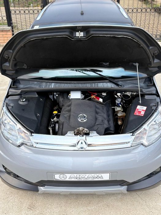 Aixam crosover microcar ligier chatenet jdm xev tazari